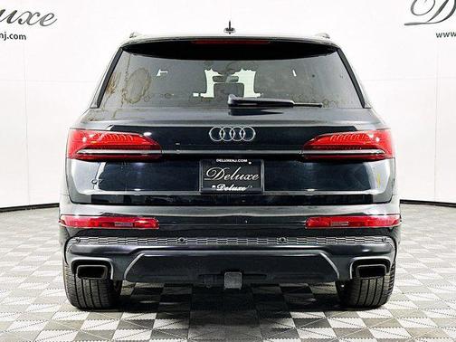 2025 Audi Q7 55 Premium Plus