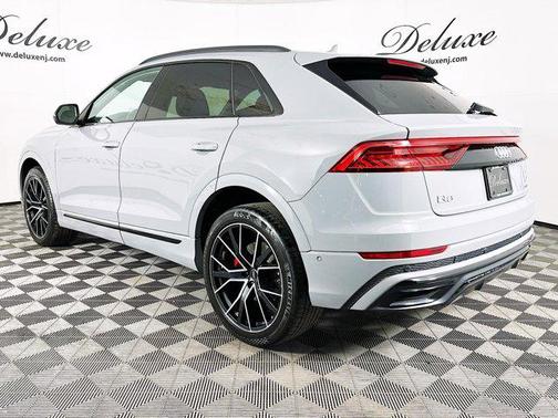 2022 Audi Q8 55 Premium Plus
