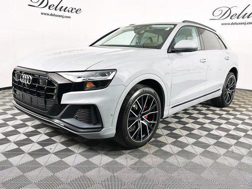 2022 Audi Q8 55 Premium Plus
