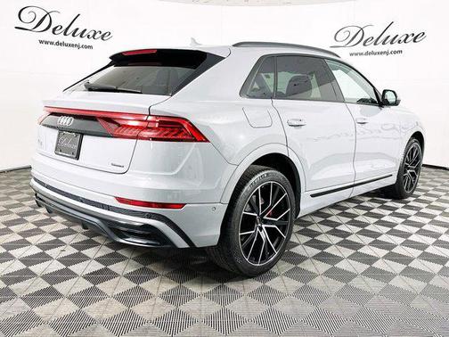 2022 Audi Q8 55 Premium Plus