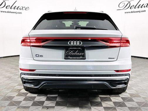 2022 Audi Q8 55 Premium Plus