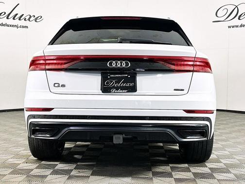 Glacier White Metallic 2020 Audi Q8 55 Premium Plus