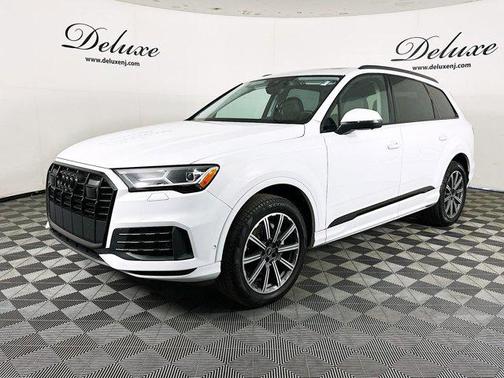 2023 Audi Q7 45 Premium Plus