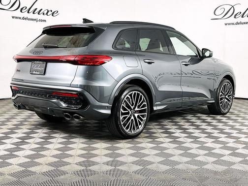 Daytona Gray Pearl Effect 2025 Audi SQ5 3.0T Premium Plus