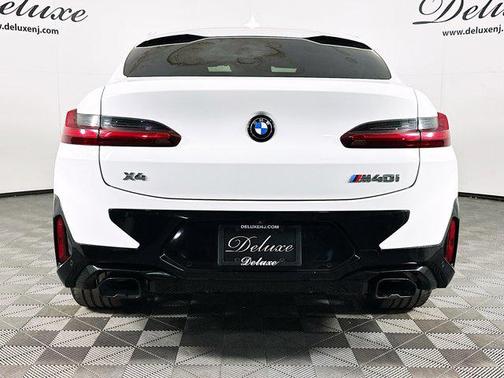 Alpine White 2024 BMW X4 M40i