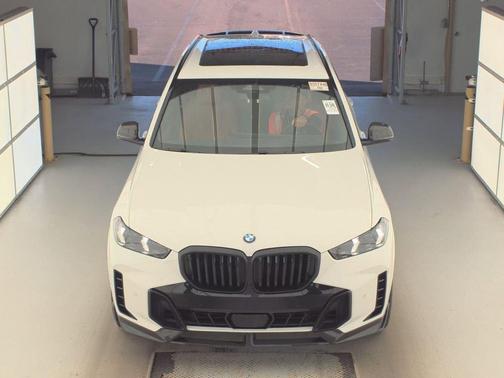 Alpine White 2025 BMW X5 xDrive40i