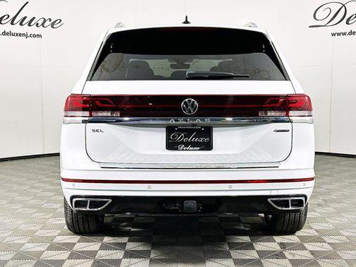 Opal White Pearl 2024 Volkswagen Atlas 2.0T SEL Premium R-Line 4MOTION
