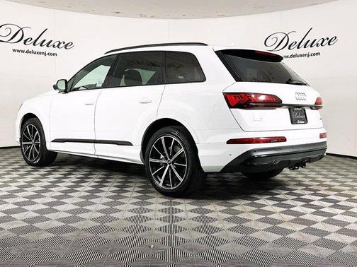 2023 Audi Q7 55 Premium Plus