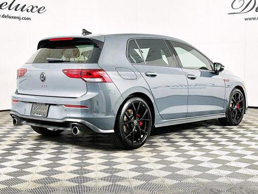Graphite Gray/Black Roof 2024 Volkswagen Golf GTI 1.4T TSI