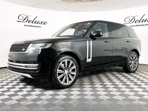 Santorini Black Metallic 2023 Land Rover Range Rover SE