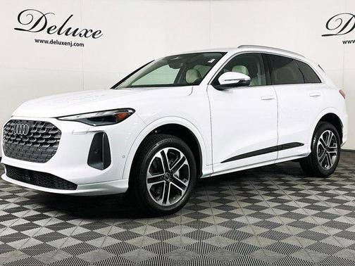 2025 Audi Q5 Premium