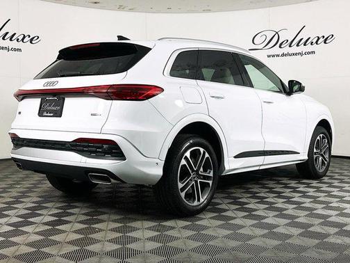 2025 Audi Q5 Premium