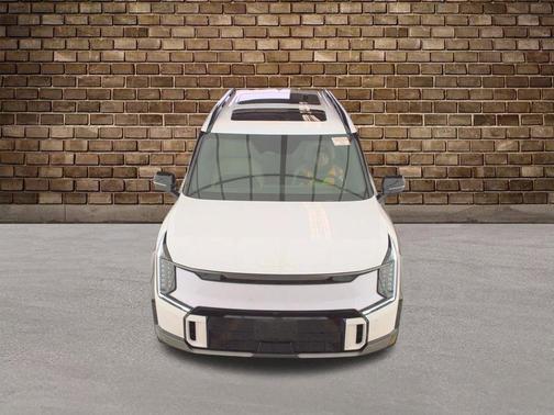Glacial White Pearl 2025 Kia EV9 GT-Line