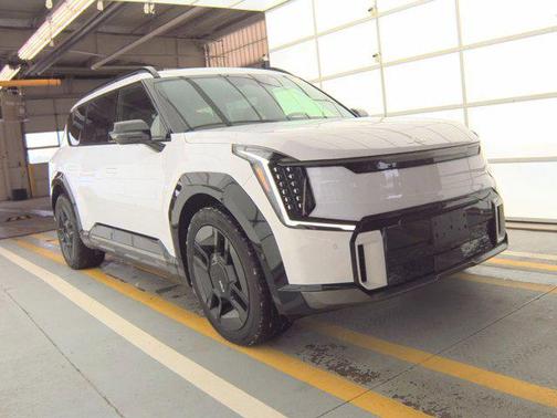 Glacial White Pearl 2025 Kia EV9 GT-Line