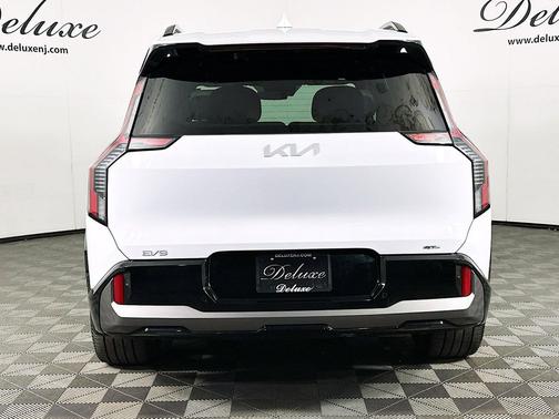 Glacial White Pearl 2025 Kia EV9 GT-Line