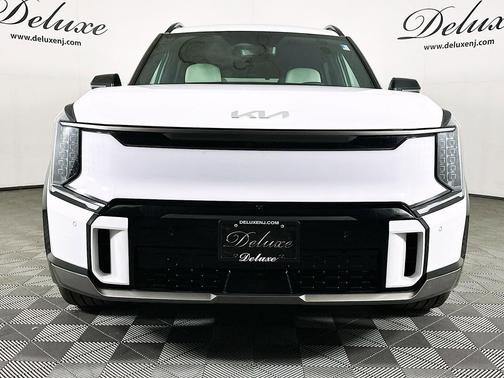 Glacial White Pearl 2025 Kia EV9 GT-Line