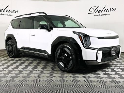 Glacial White Pearl 2025 Kia EV9 GT-Line