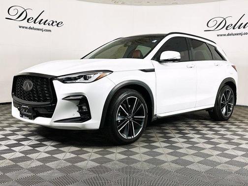 Radiant White 2024 INFINITI QX50 SPORT