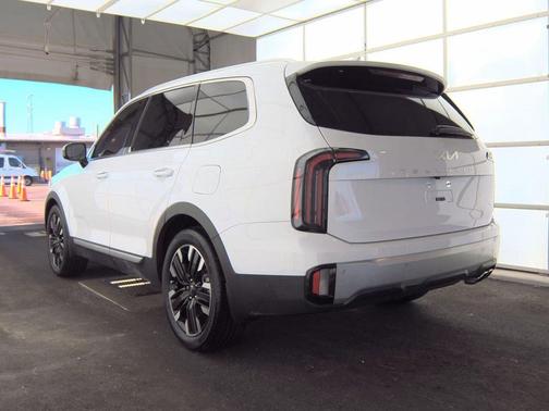 Glacial White Pearl 2024 Kia Telluride SX Prestige