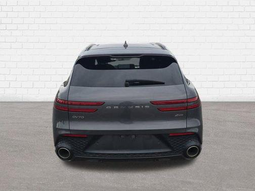 2022 Genesis GV70 2.5T
