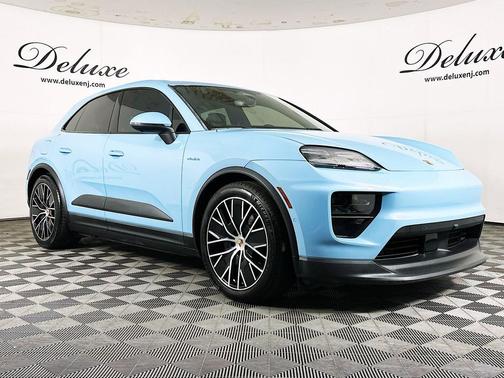 Frozen Blue Metallic 2024 Porsche Macan Macan Electric 4