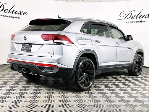 Pyrite Silver Metallic 2022 Volkswagen Atlas Cross Sport 3.6L V6 SE w/Technology