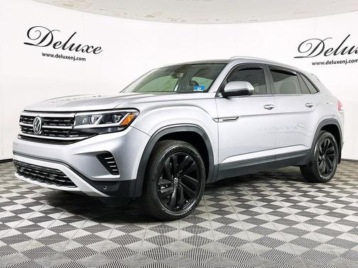 Pyrite Silver Metallic 2022 Volkswagen Atlas Cross Sport 3.6L V6 SE w/Technology