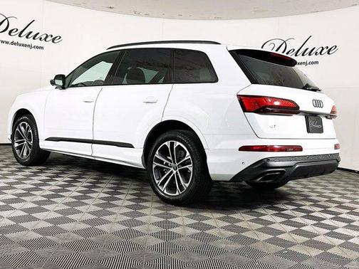 2025 Audi Q7 45 Premium Plus