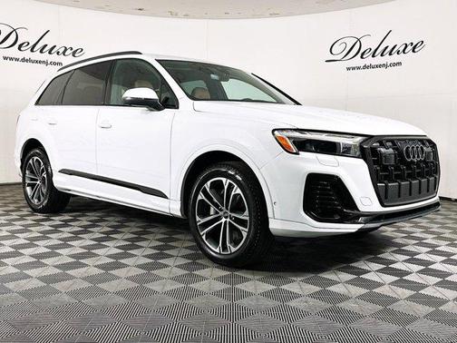 2025 Audi Q7 45 Premium Plus