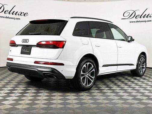 2025 Audi Q7 45 Premium Plus