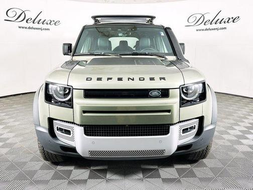 2023 Land Rover Defender SE