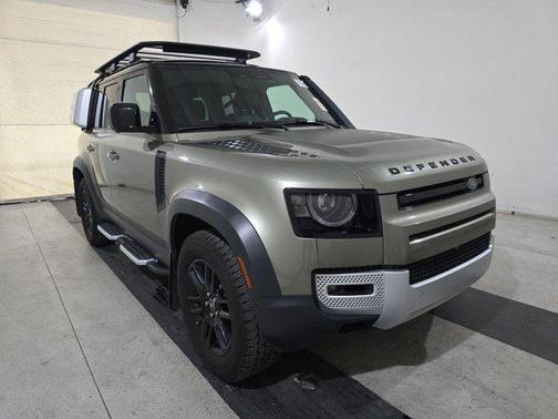 2023 Land Rover Defender SE