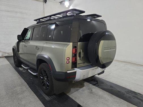 2023 Land Rover Defender SE