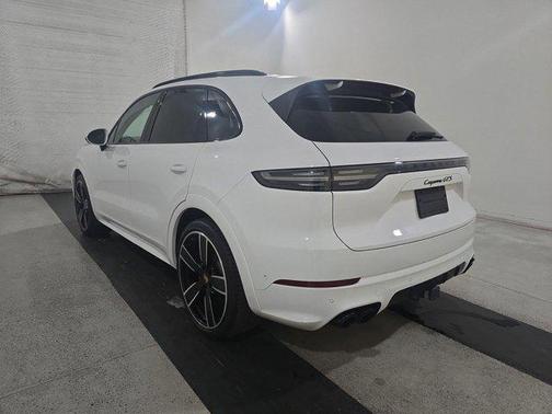 2022 Porsche Cayenne GTS