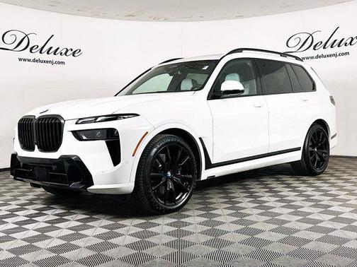 Alpine White 2024 BMW X7 xDrive40i
