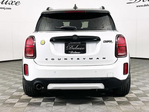 Nanuq White Metallic 2023 MINI SE Countryman Cooper