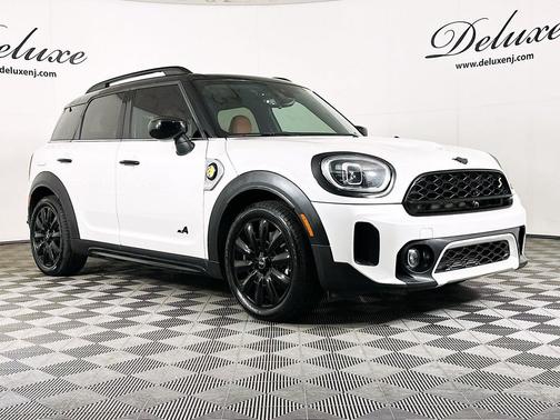 Nanuq White Metallic 2023 MINI SE Countryman Cooper