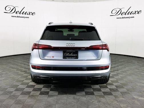 2023 Audi e-tron S Prestige