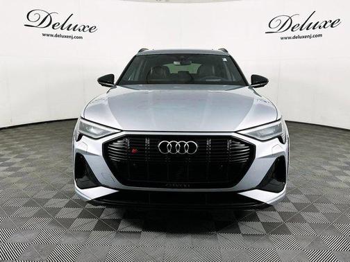 2023 Audi e-tron S Prestige