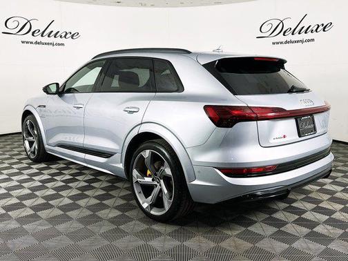 2023 Audi e-tron S Prestige