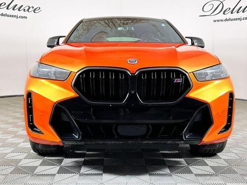 Mineral White Metallic 2024 BMW X6 M60i