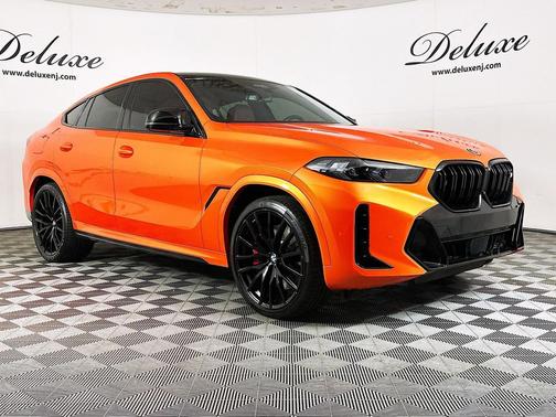 Mineral White Metallic 2024 BMW X6 M60i