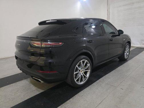 2022 Porsche Cayenne E-Hybrid