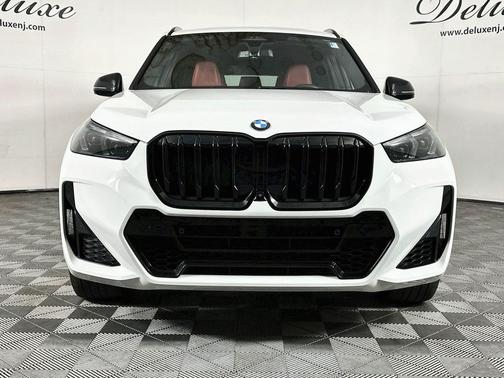 Alpine White 2024 BMW X1 xDrive28i