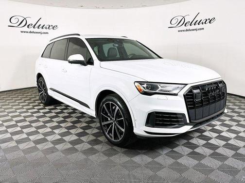 2022 Audi Q7 55 Premium Plus