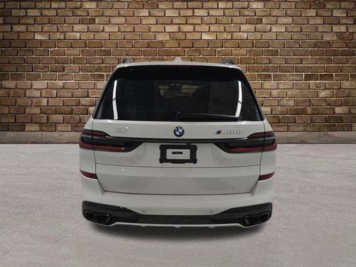 2024 BMW X7 M60i