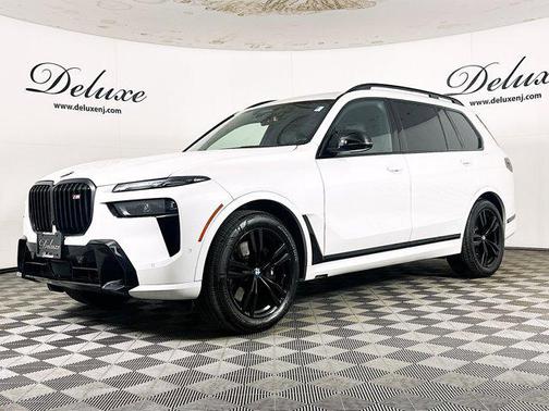 Mineral White Metallic 2024 BMW X7 M60i