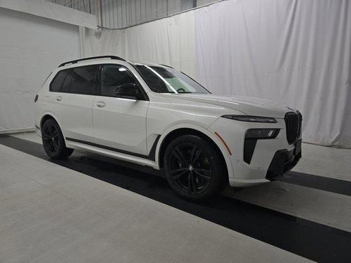 2024 BMW X7 M60i