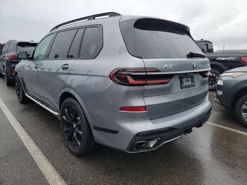 Skyscraper Grey Metallic 2024 BMW X7 xDrive40i
