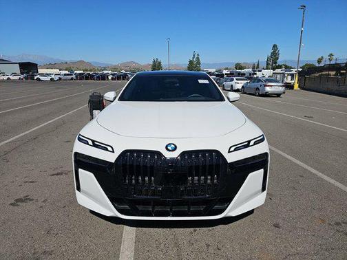 2023 BMW 760 760i xDrive